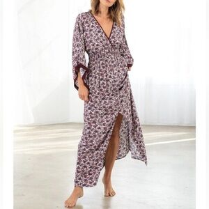 NWT Lovestitch Daisea Kimono Dress
Size S/M